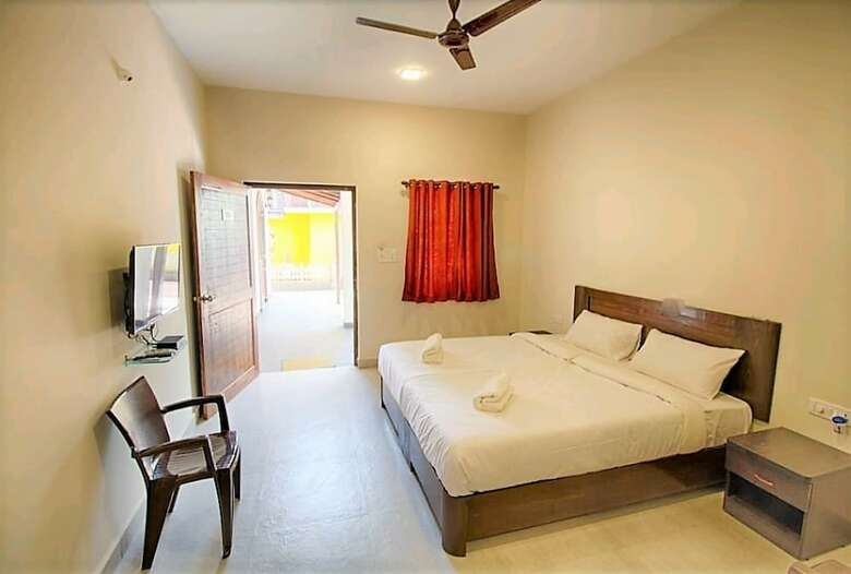 Hotel Iora Baga Beach Goa
