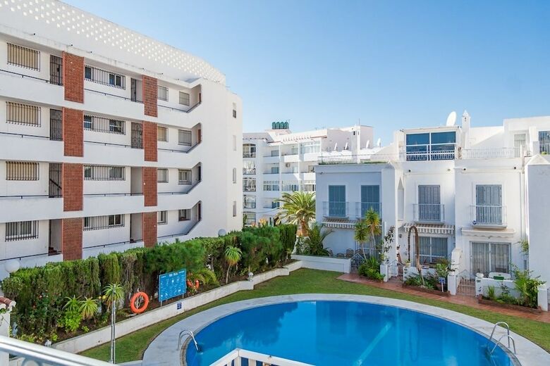 Apartamentos Huertos Canovas Nerja