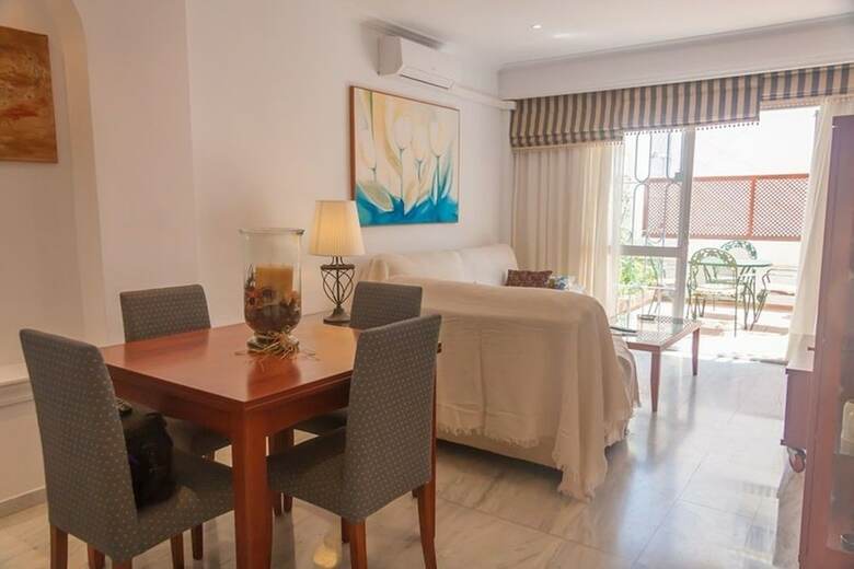 Apartamentos Huertos Canovas Nerja