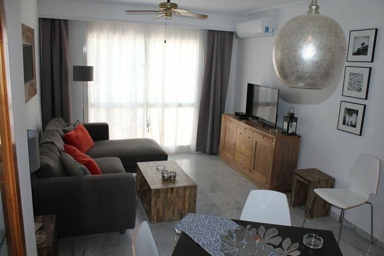 Apartamentos Huertos Canovas Nerja