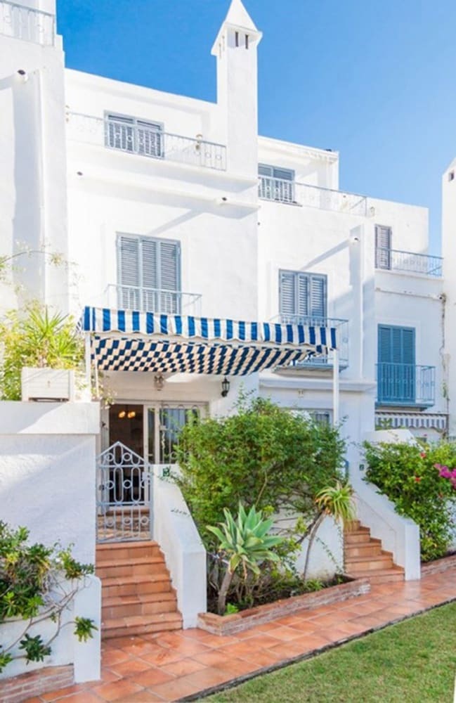 Apartamentos Huertos Canovas Nerja