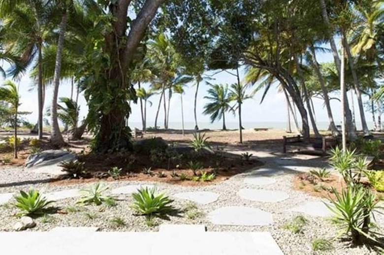 Villa Spice At Oak Absolute Oceanfront House