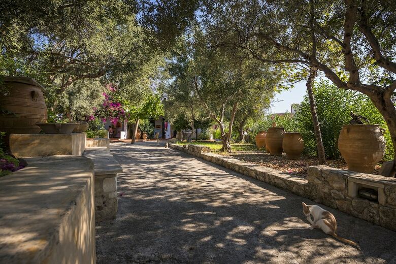 Apartamentos Orionas Village