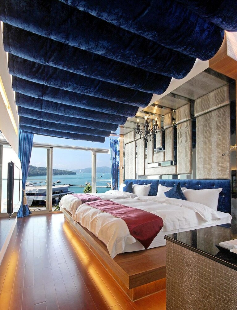 Shuian Lakeside Hotel