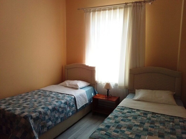 Hostal Bahar Hostel