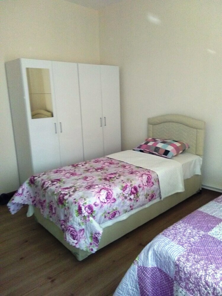 Hostal Bahar Hostel