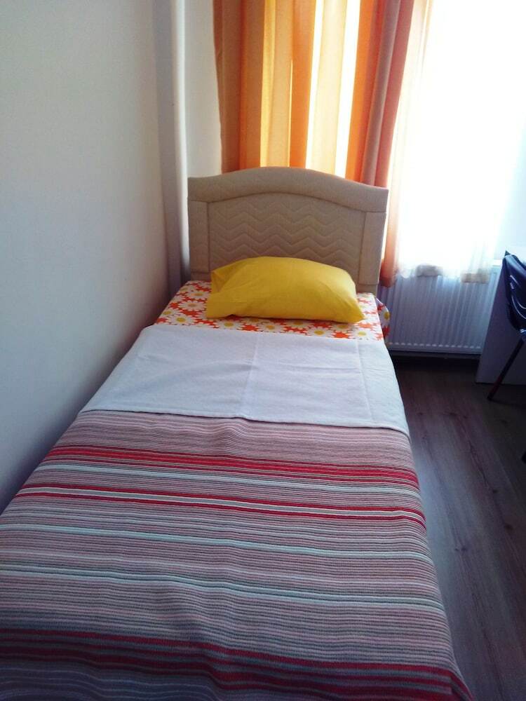 Hostal Bahar Hostel