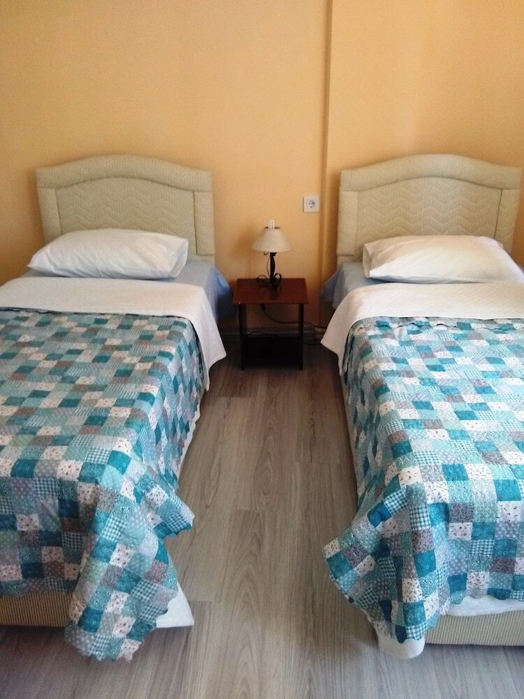 Hostal Bahar Hostel