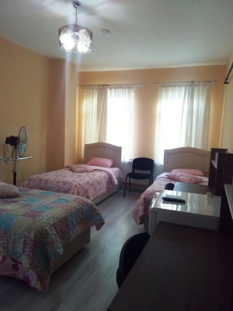 Hostal Bahar Hostel