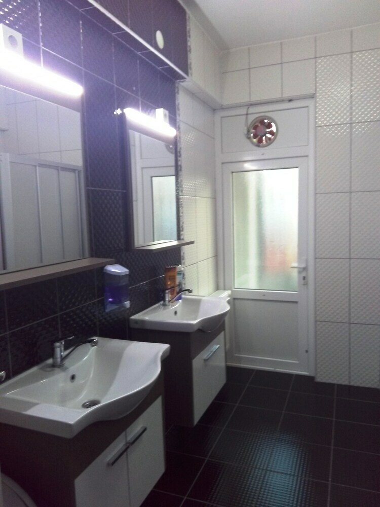 Hostal Bahar Hostel