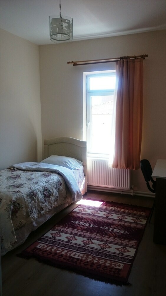 Hostal Bahar Hostel