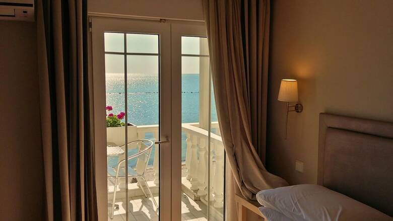 Avra Hotel