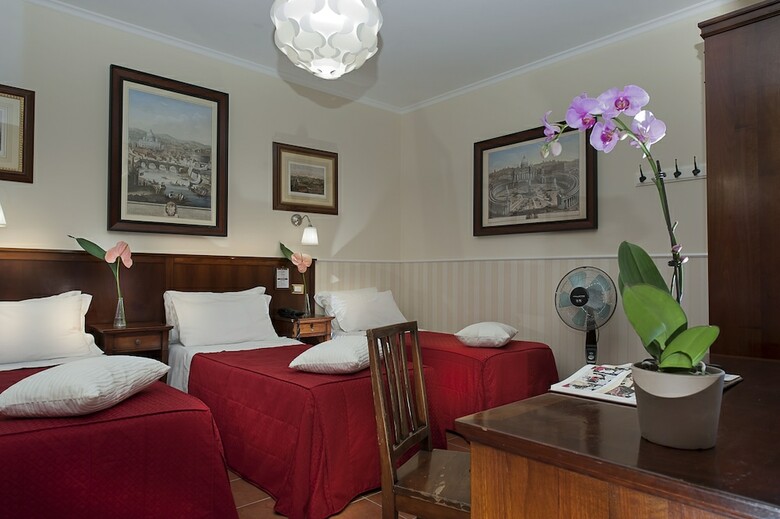 Hostal Carlito Budget Rooms