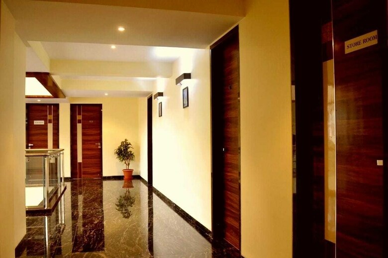 Hotel Sadhana Executive