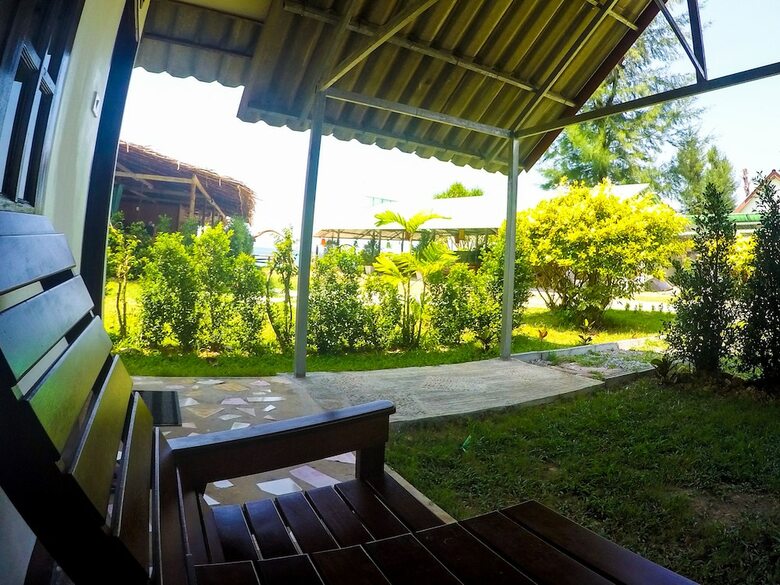 Hotel Lanta Mermaid Beachfront Resort