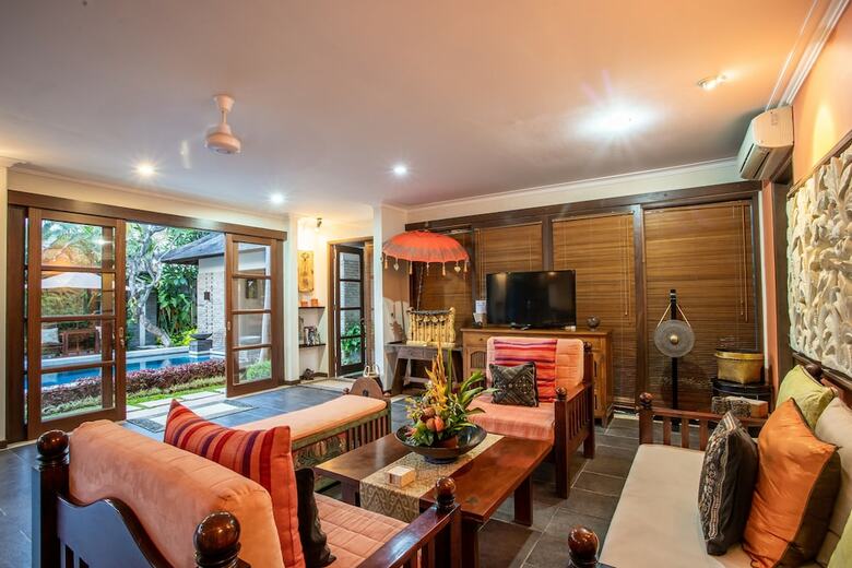 Villa Saffron Seminyak Bali