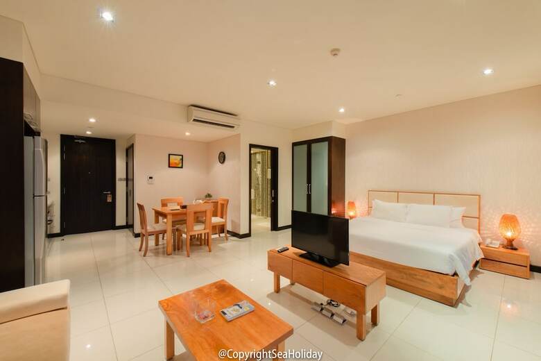 The Costa Serviced Apartment By Seaholiday