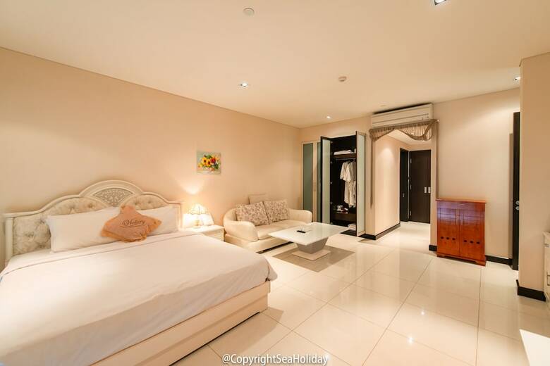 The Costa Serviced Apartment By Seaholiday