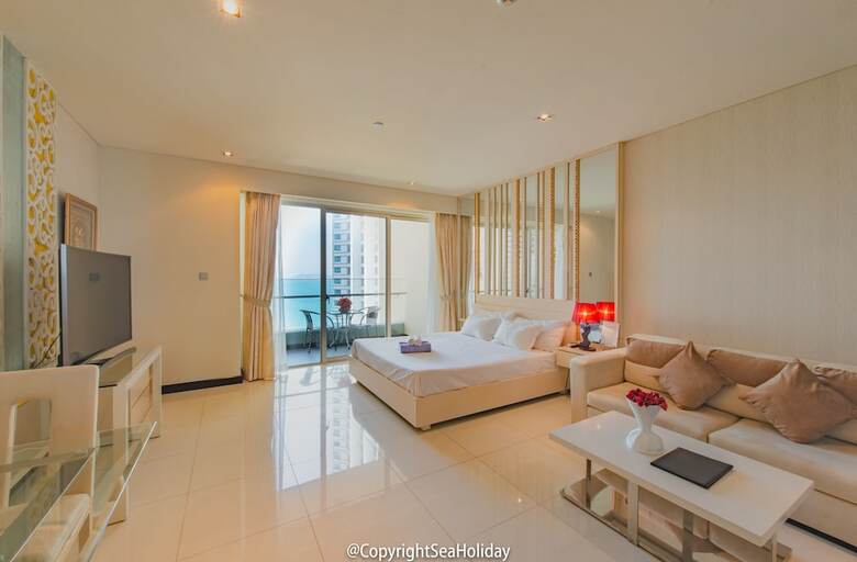 The Costa Serviced Apartment By Seaholiday
