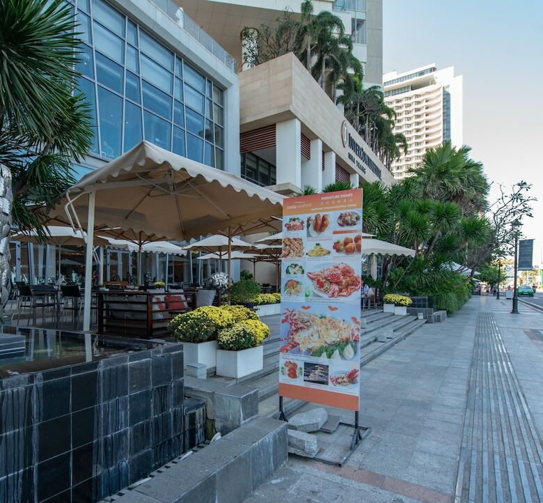 The Costa Serviced Apartment By Seaholiday