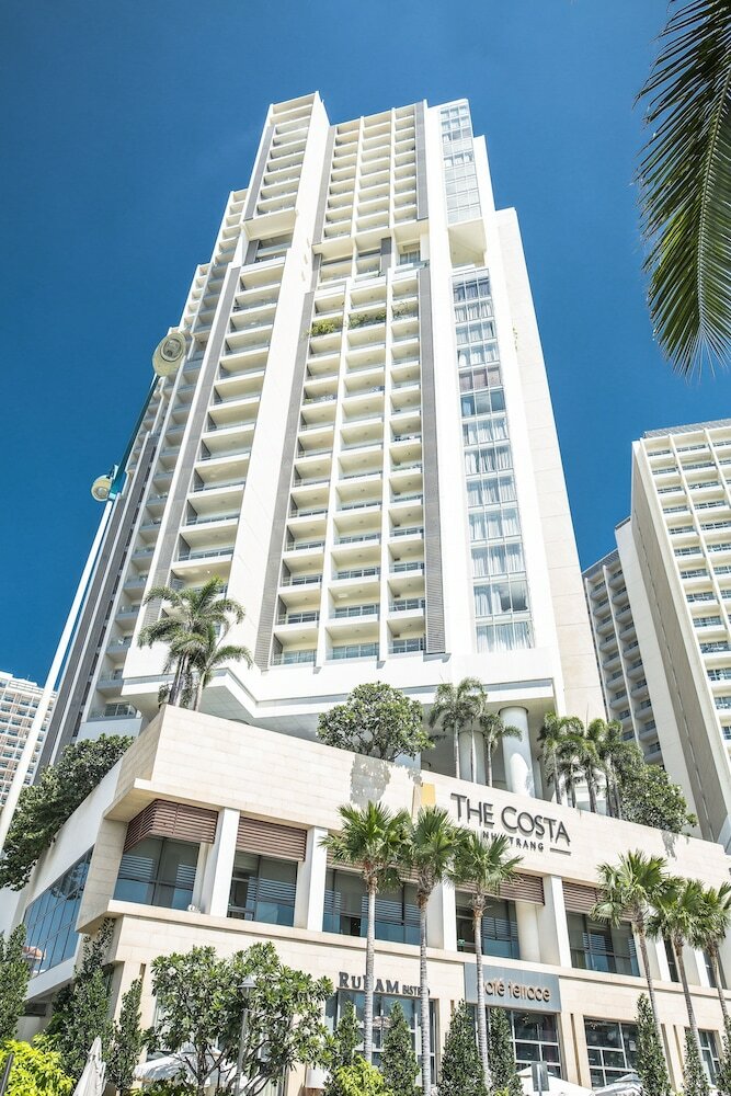 The Costa Serviced Apartment By Seaholiday