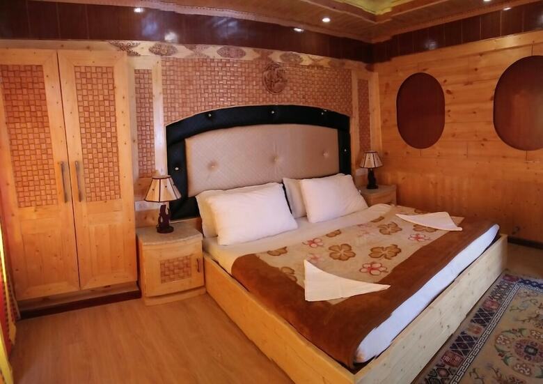 Hotel Nezer Homestay