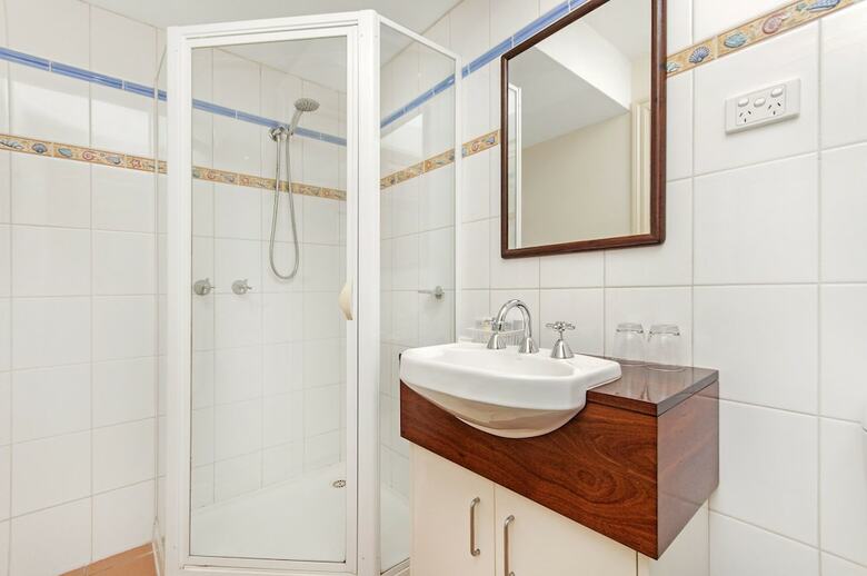 Shearwater Riverview Apartment