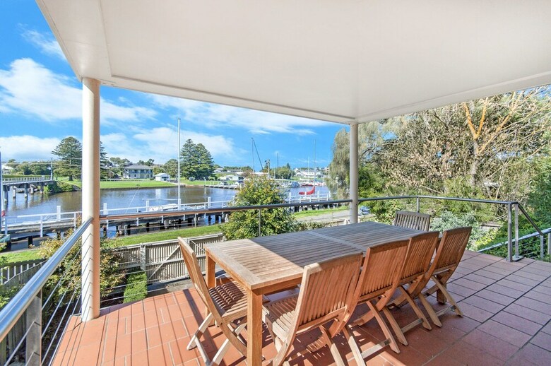 Shearwater Riverview Apartment