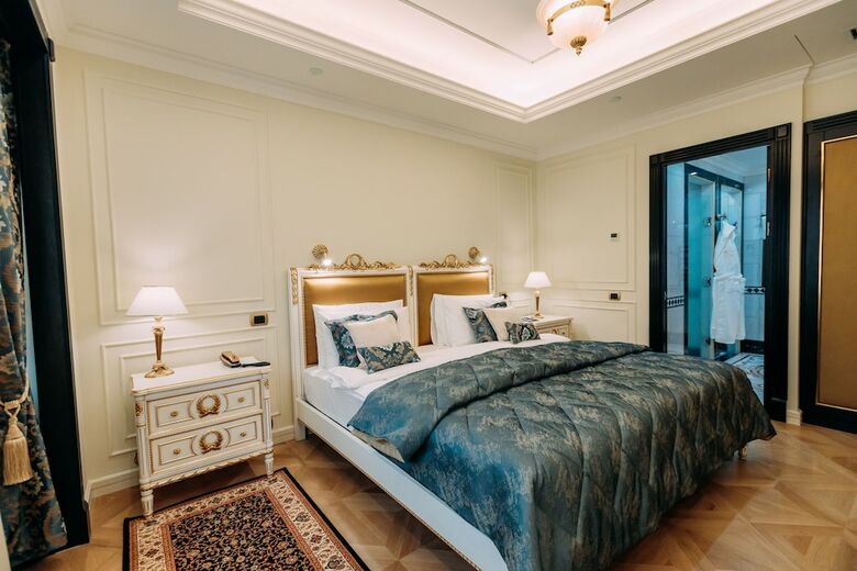 Golden Palace Hotel