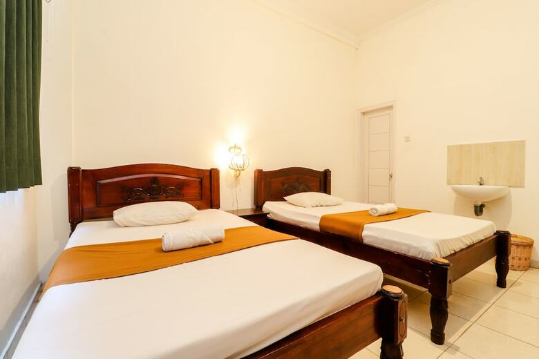 Hostal Palmyra Hostel