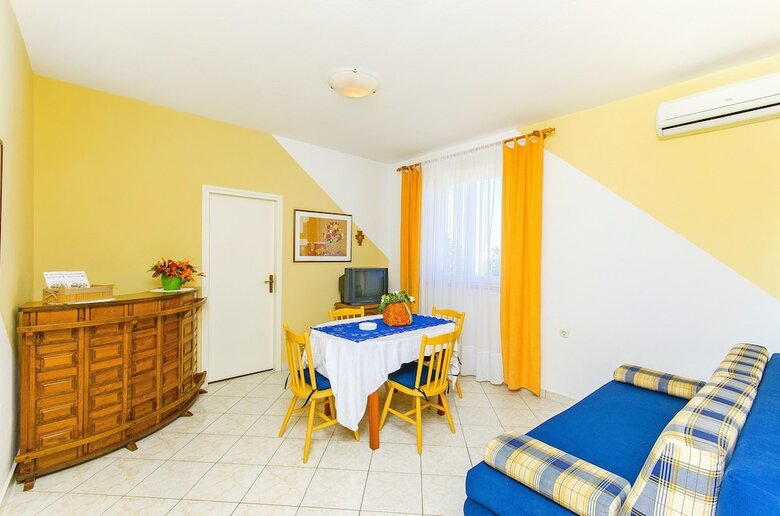 Apartments Biserka