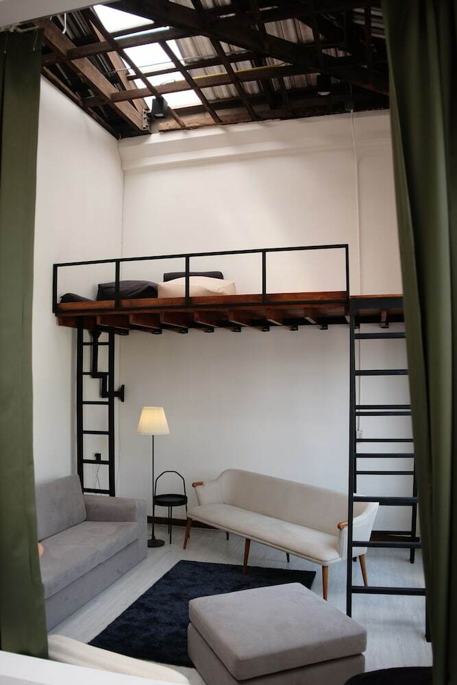 Hostal Hostel Urby