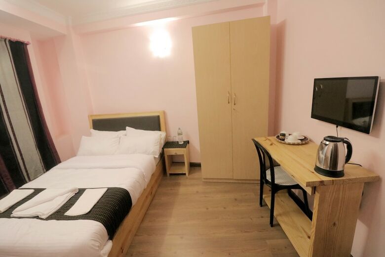Hotel Easy Homes