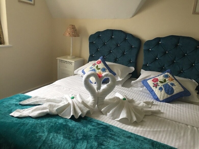Bed & Breakfast The Estoril Hotel