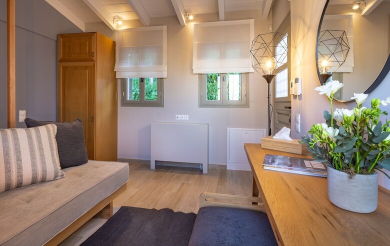 Villa Athenee Residence