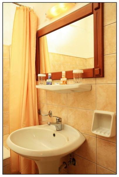 Famissi Eden Hotel