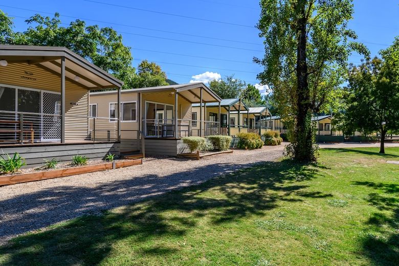 Cabana Bright Riverside Holiday Park