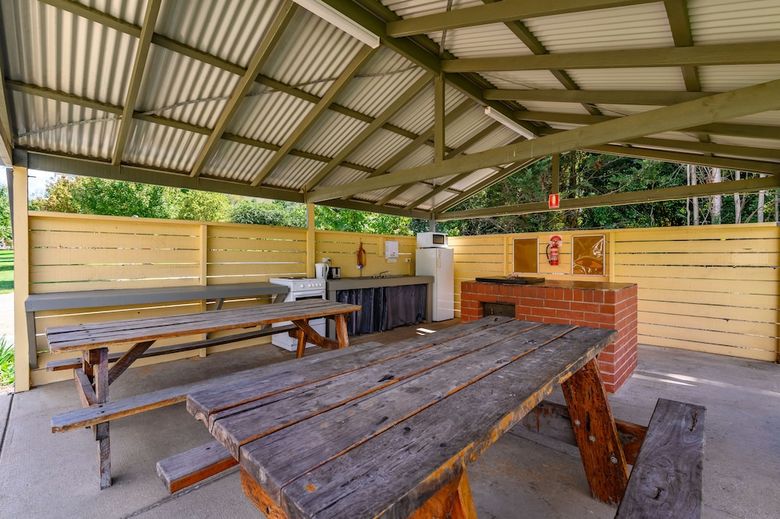 Cabana Bright Riverside Holiday Park