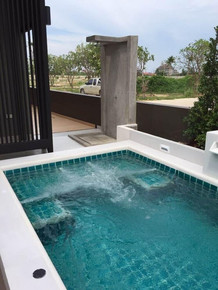 Bansansabuay Hua Hin Pool Villas