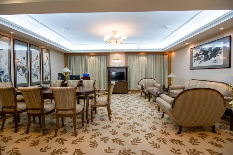 Weihaiwei Hotel