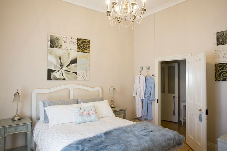 Azalea Cedar-rose Villa