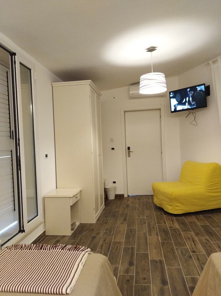 Domus Al Corso B&B