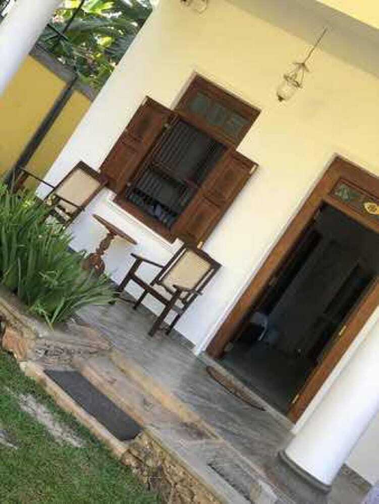 Bed & Breakfast Hiding Unawatuna