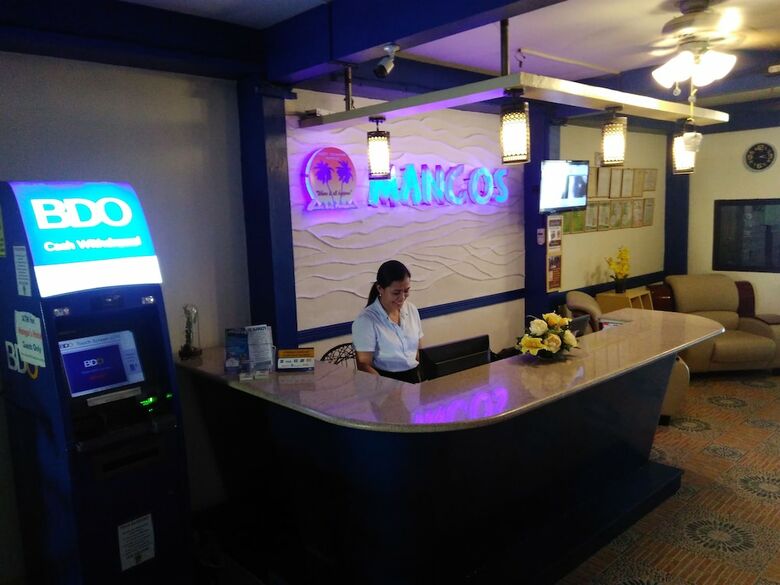 Hotel Mango's Beachfront Resort