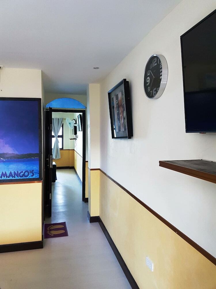 Hotel Mango's Beachfront Resort