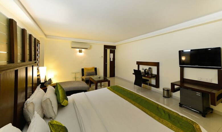 Hotel Treebo Trend Paradise, Ahmedabad