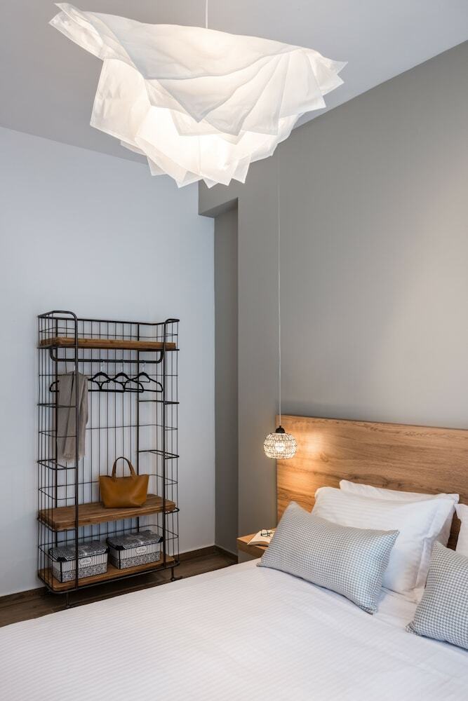 Apartamentos No17 Pireos Street