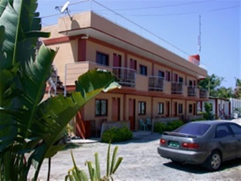 Hotel Megan's Paradisio Beachfront Villa