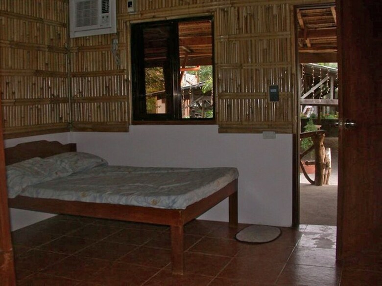 Hotel Megan's Paradisio Beachfront Villa