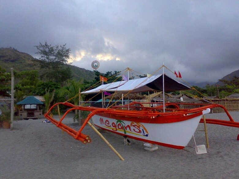 Hotel Megan's Paradisio Beachfront Villa